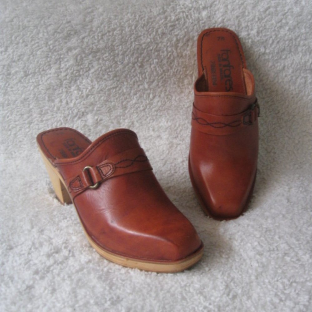 Fanfares Leather Wooden Heel Clogs